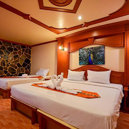 Complex Hotel Patong Luaran gambar