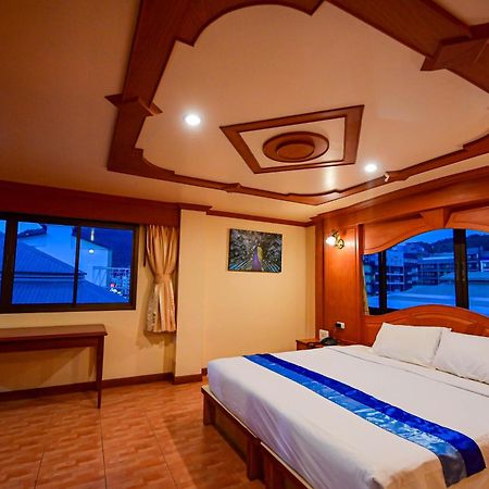 Complex Hotel Patong Luaran gambar