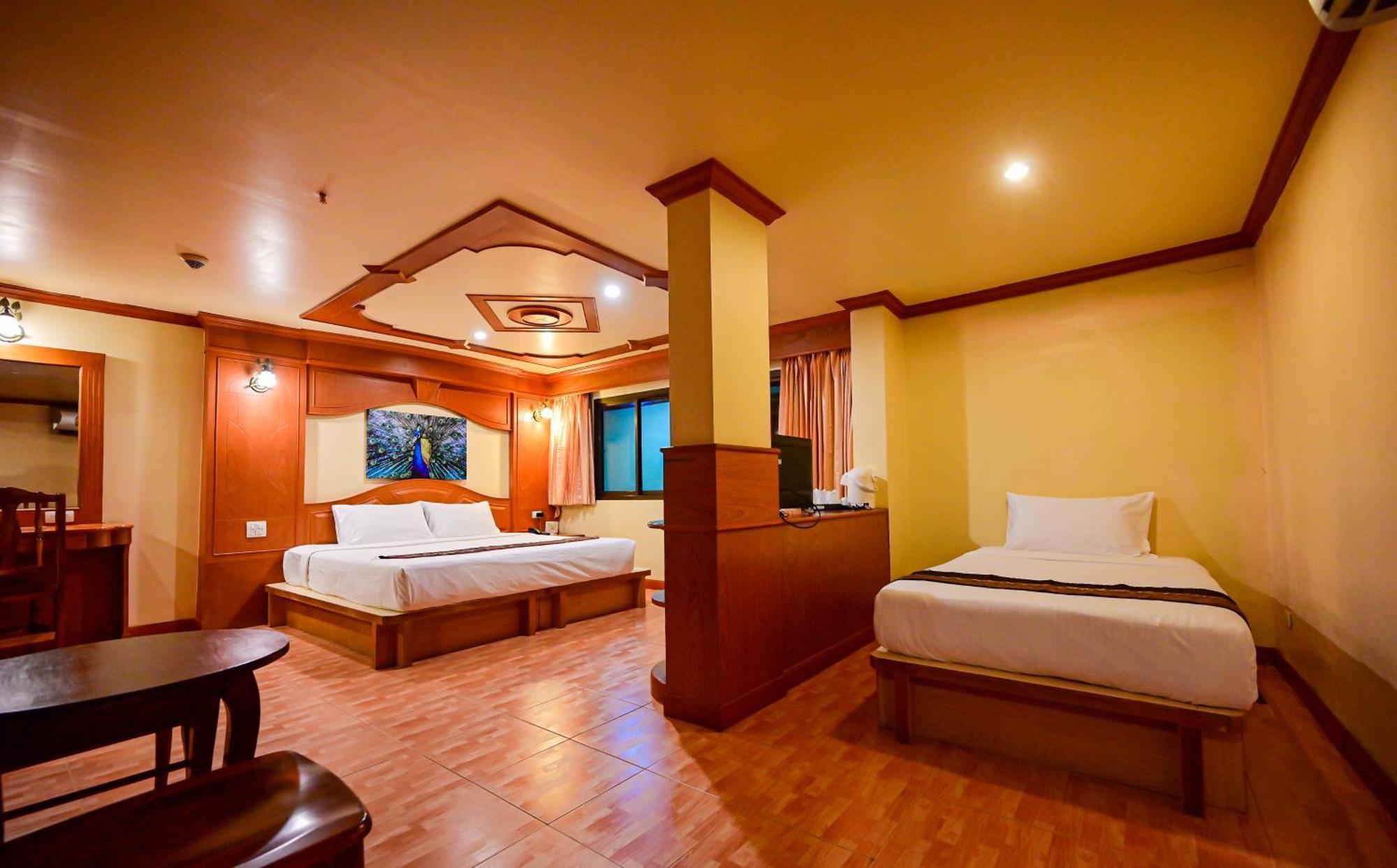 Complex Hotel Patong Luaran gambar