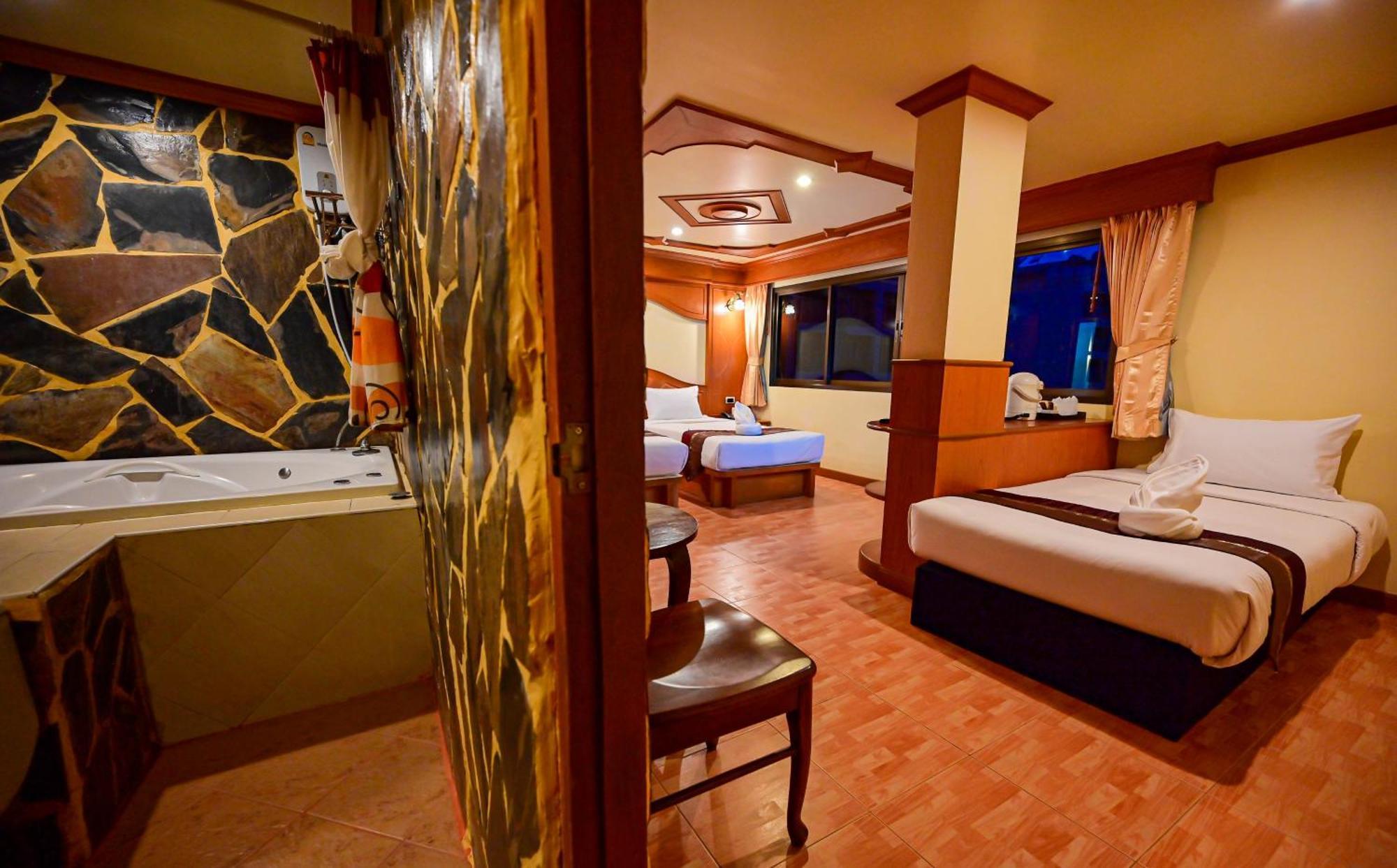 Complex Hotel Patong Luaran gambar