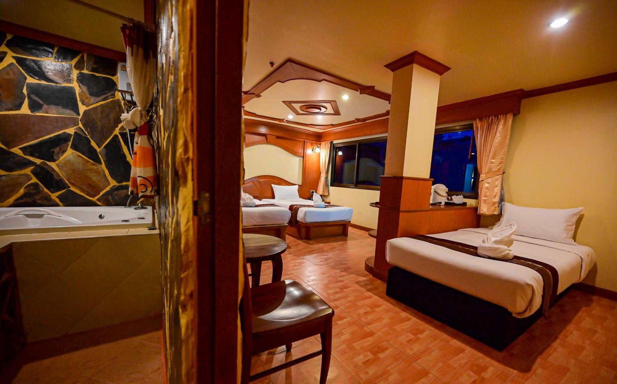 Complex Hotel Patong Luaran gambar