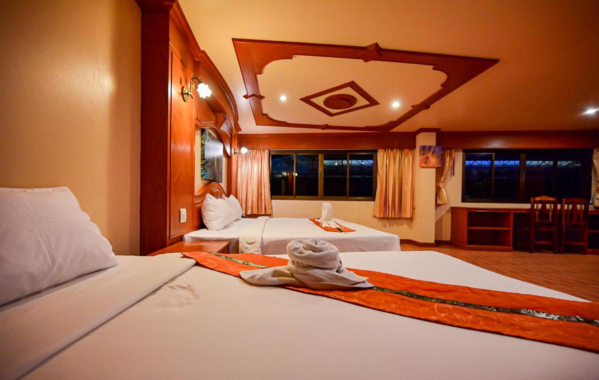 Complex Hotel Patong Luaran gambar