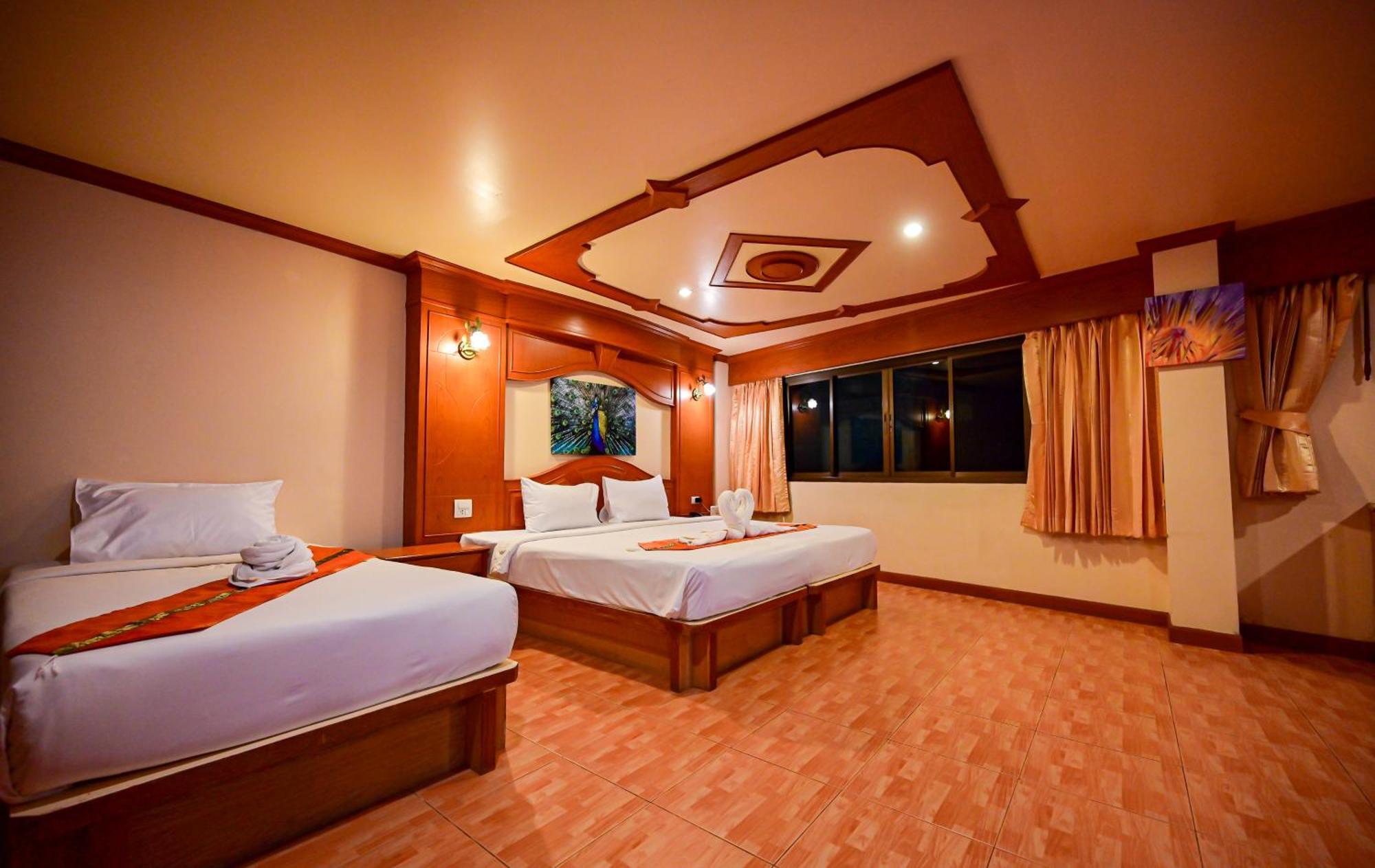Complex Hotel Patong Luaran gambar