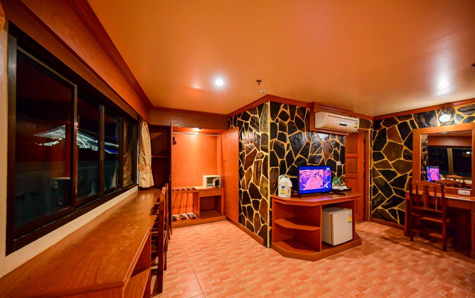 Complex Hotel Patong Luaran gambar
