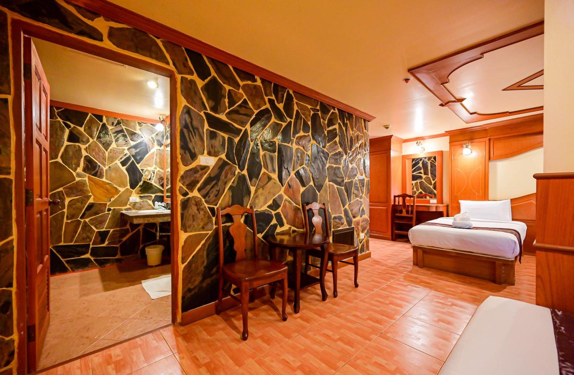 Complex Hotel Patong Luaran gambar