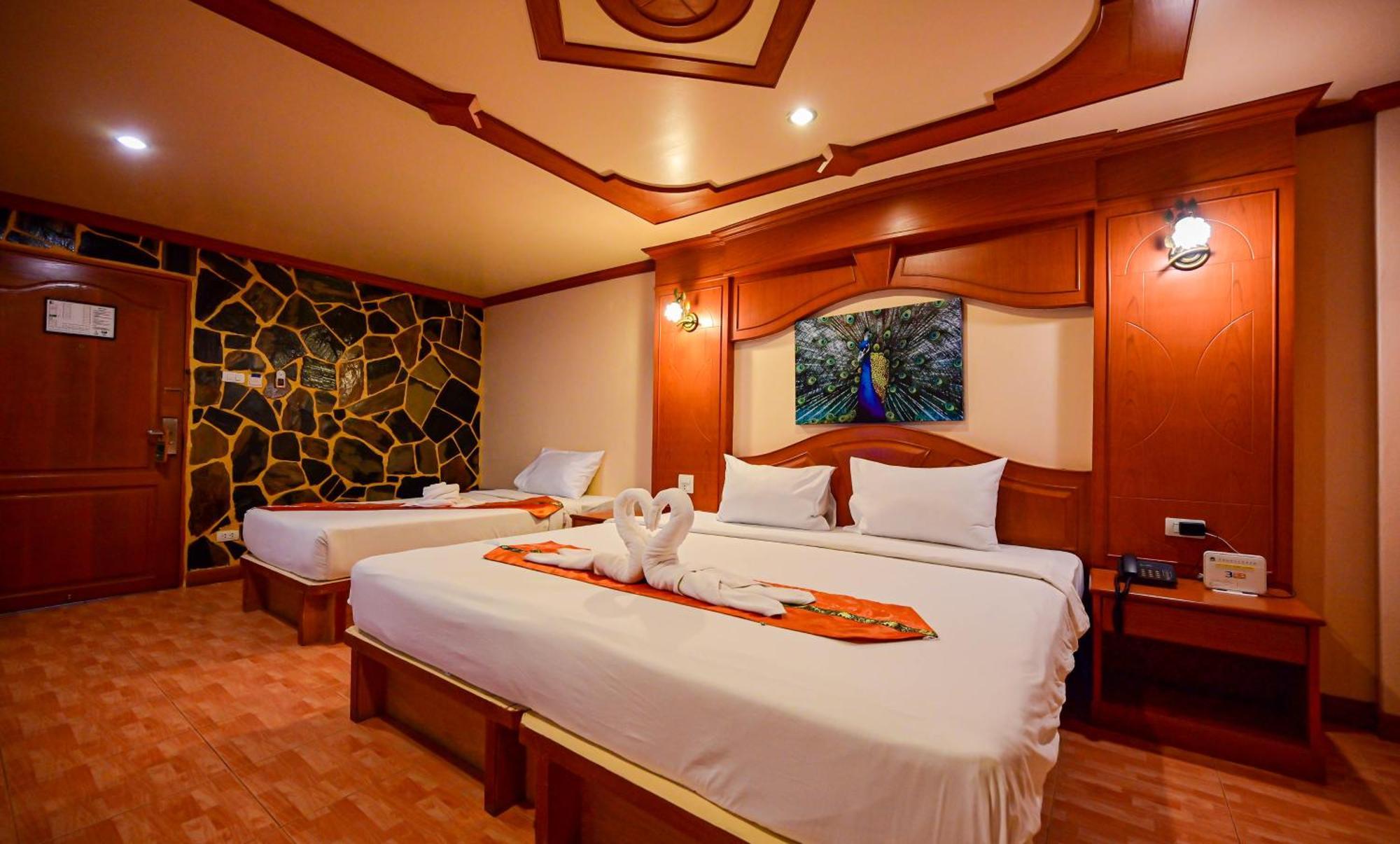 Complex Hotel Patong Luaran gambar
