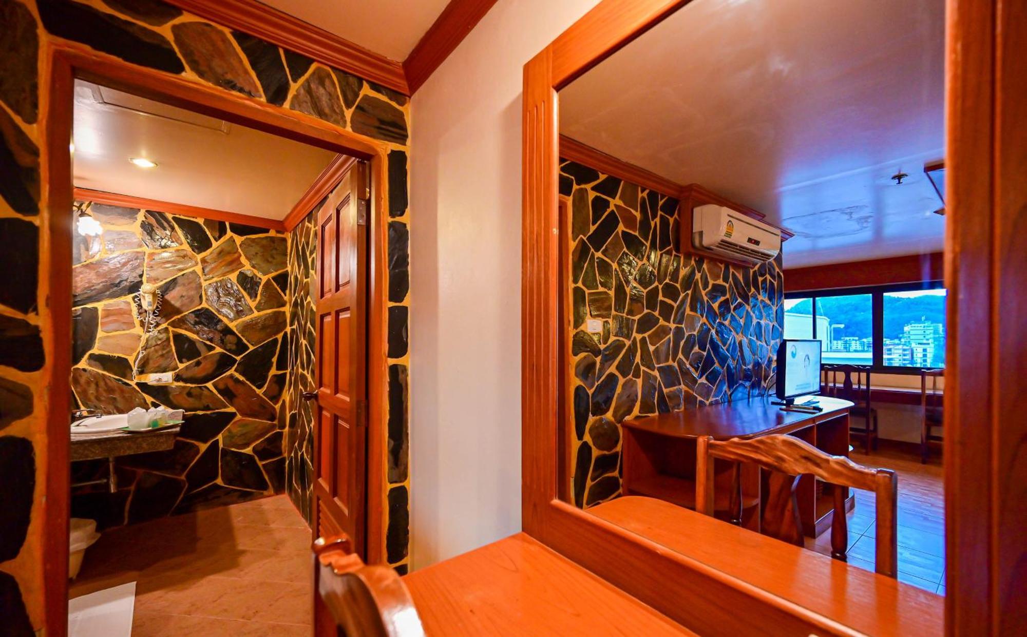 Complex Hotel Patong Luaran gambar