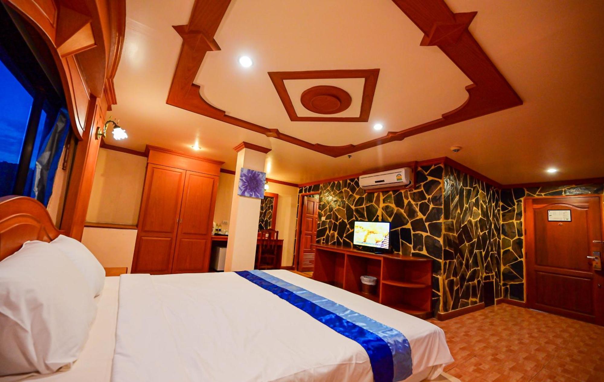 Complex Hotel Patong Luaran gambar