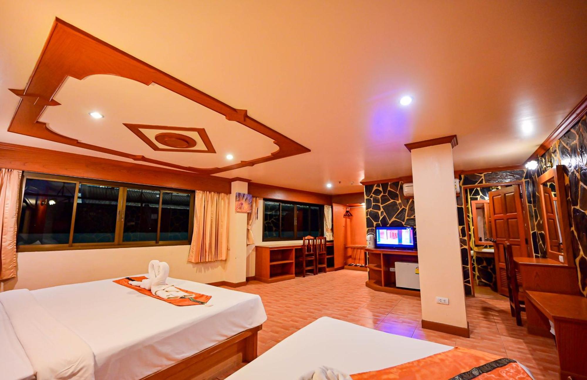 Complex Hotel Patong Luaran gambar