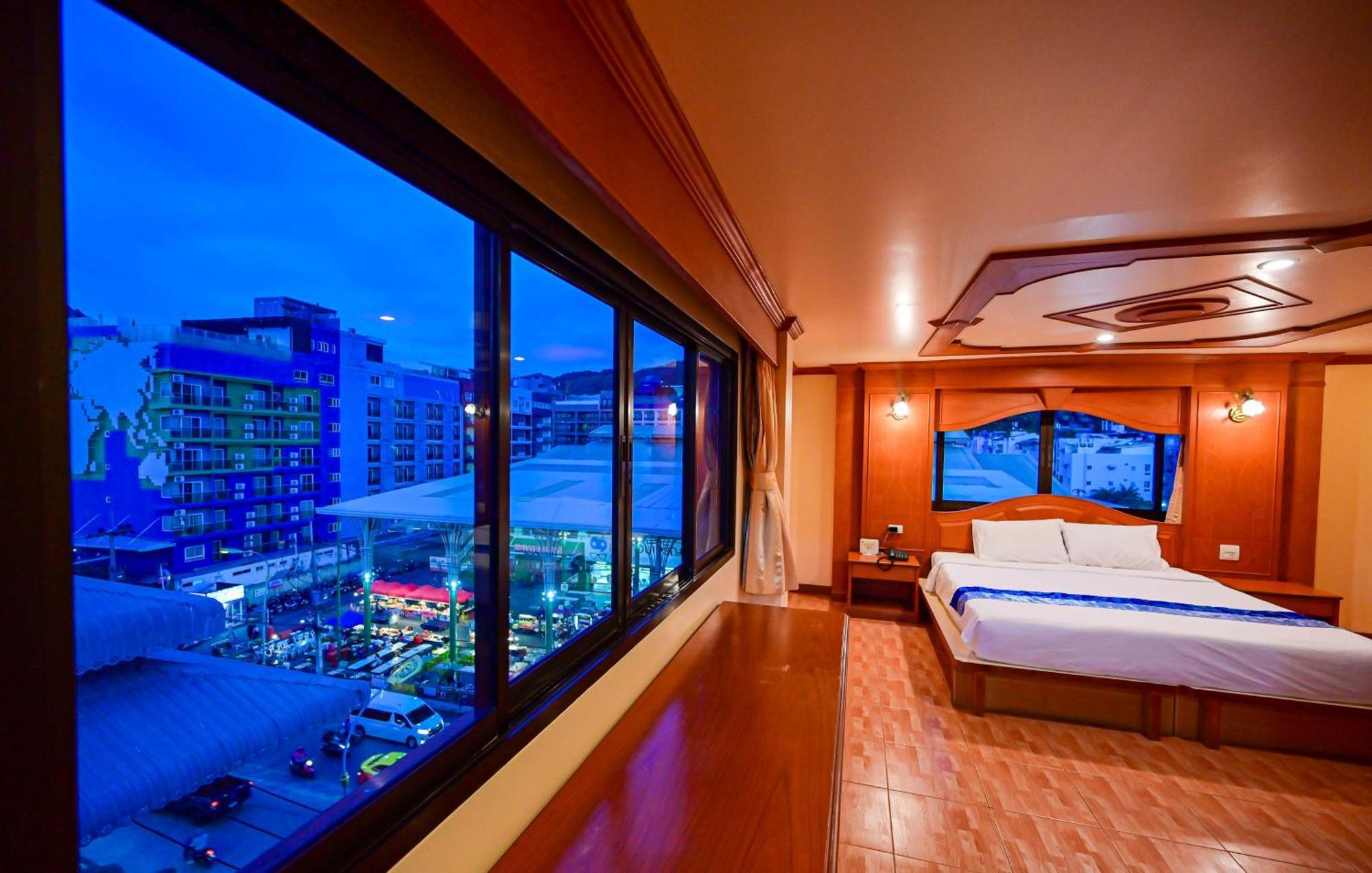 Complex Hotel Patong Luaran gambar