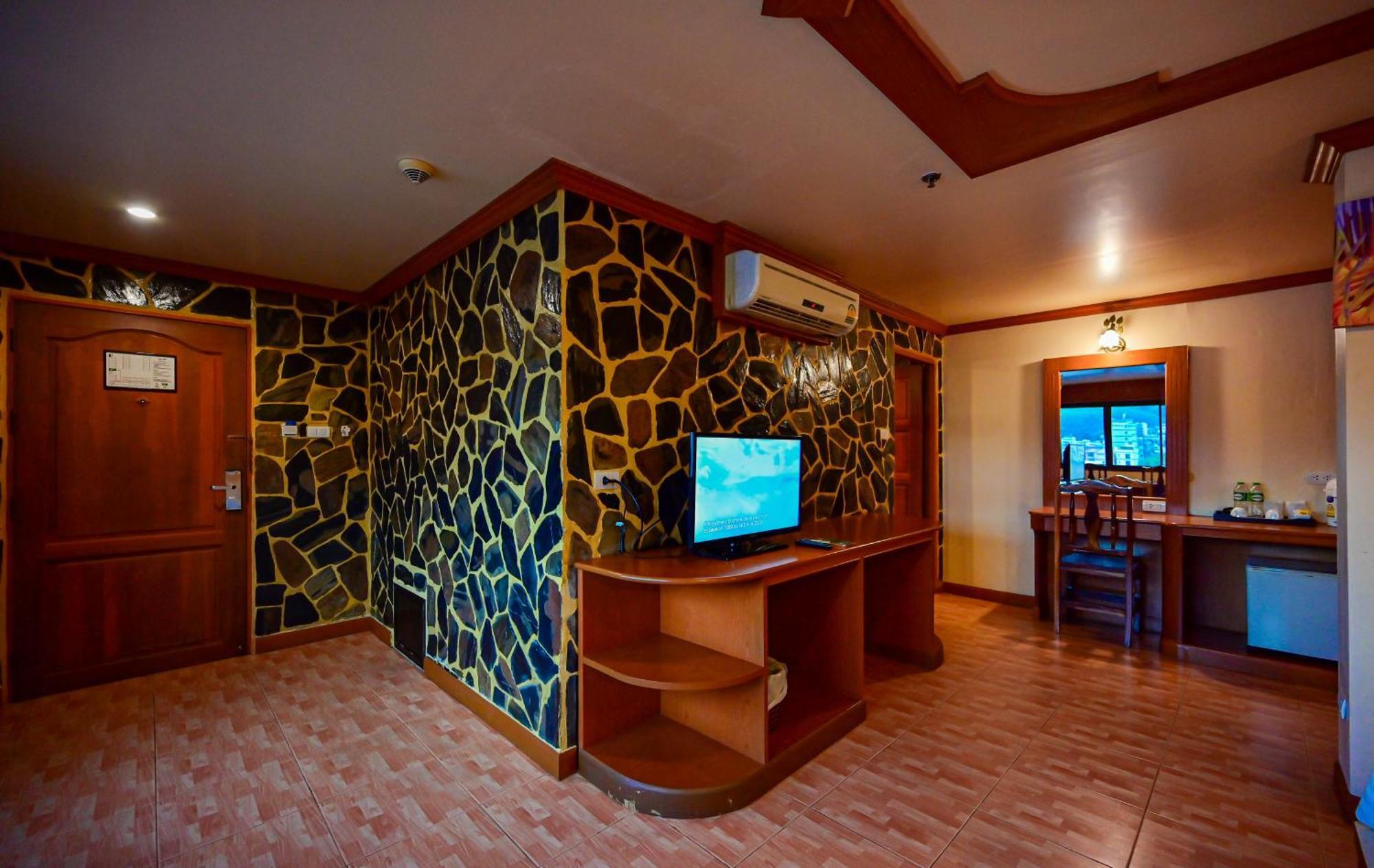Complex Hotel Patong Luaran gambar
