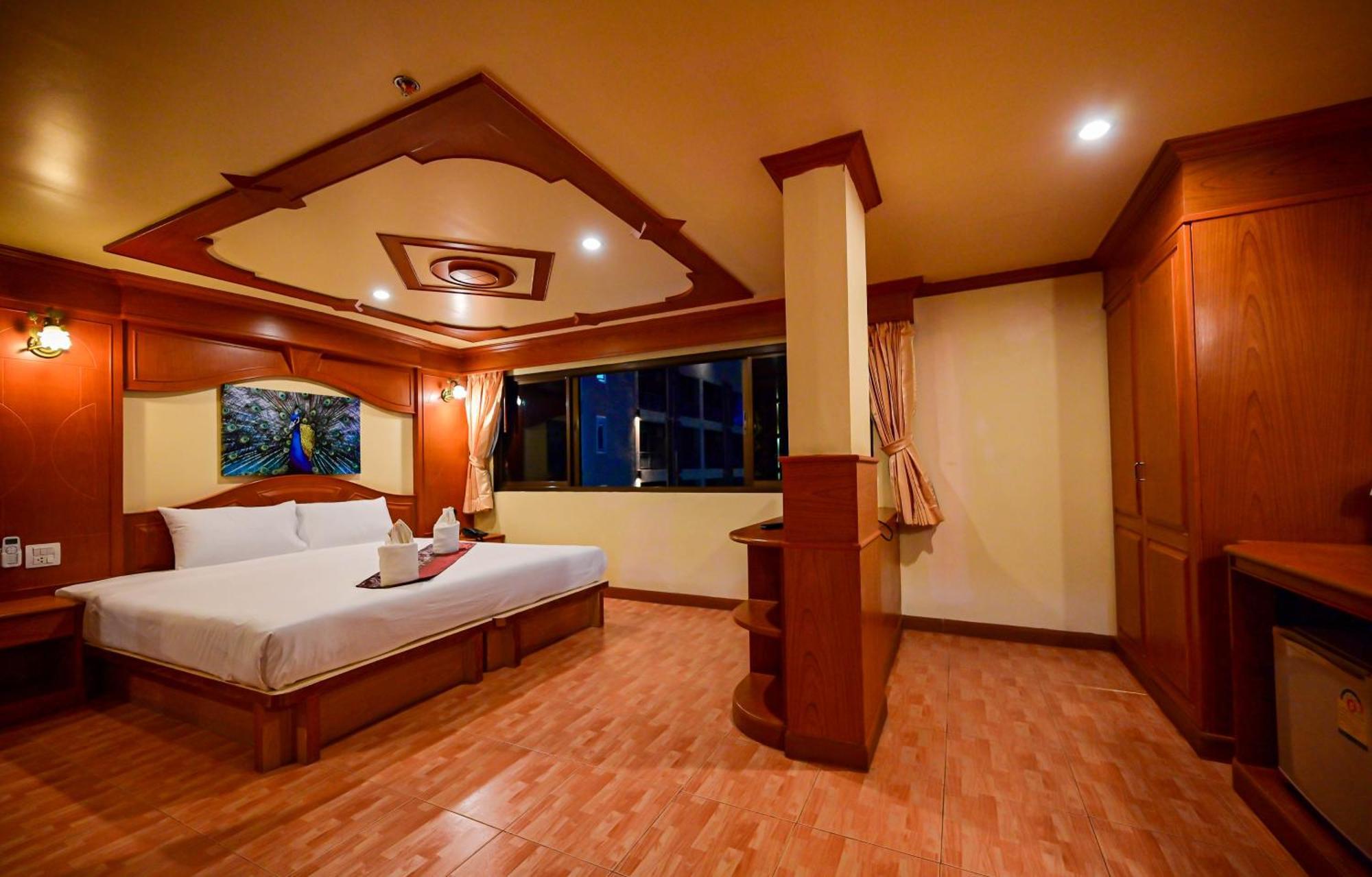 Complex Hotel Patong Luaran gambar