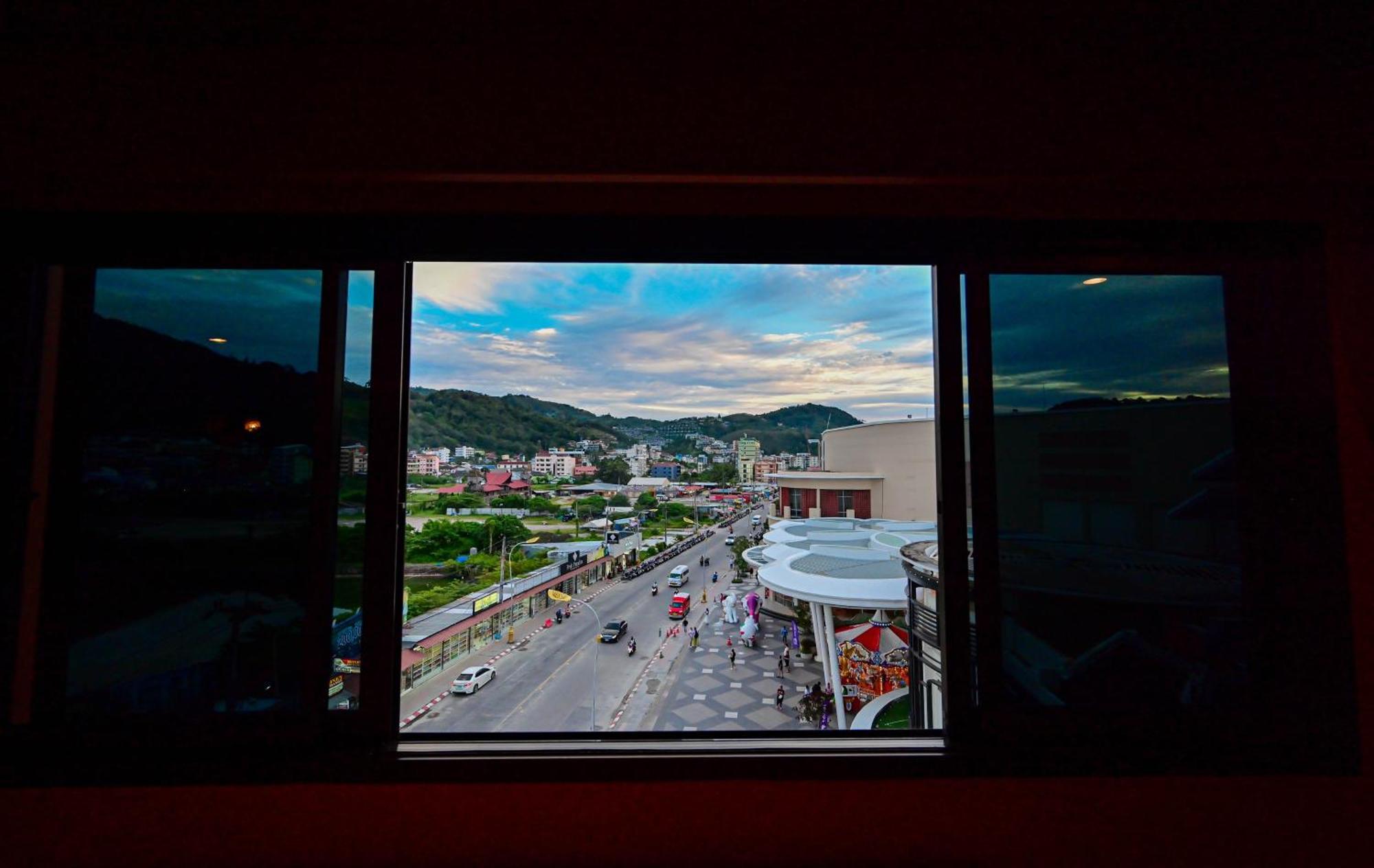 Complex Hotel Patong Luaran gambar