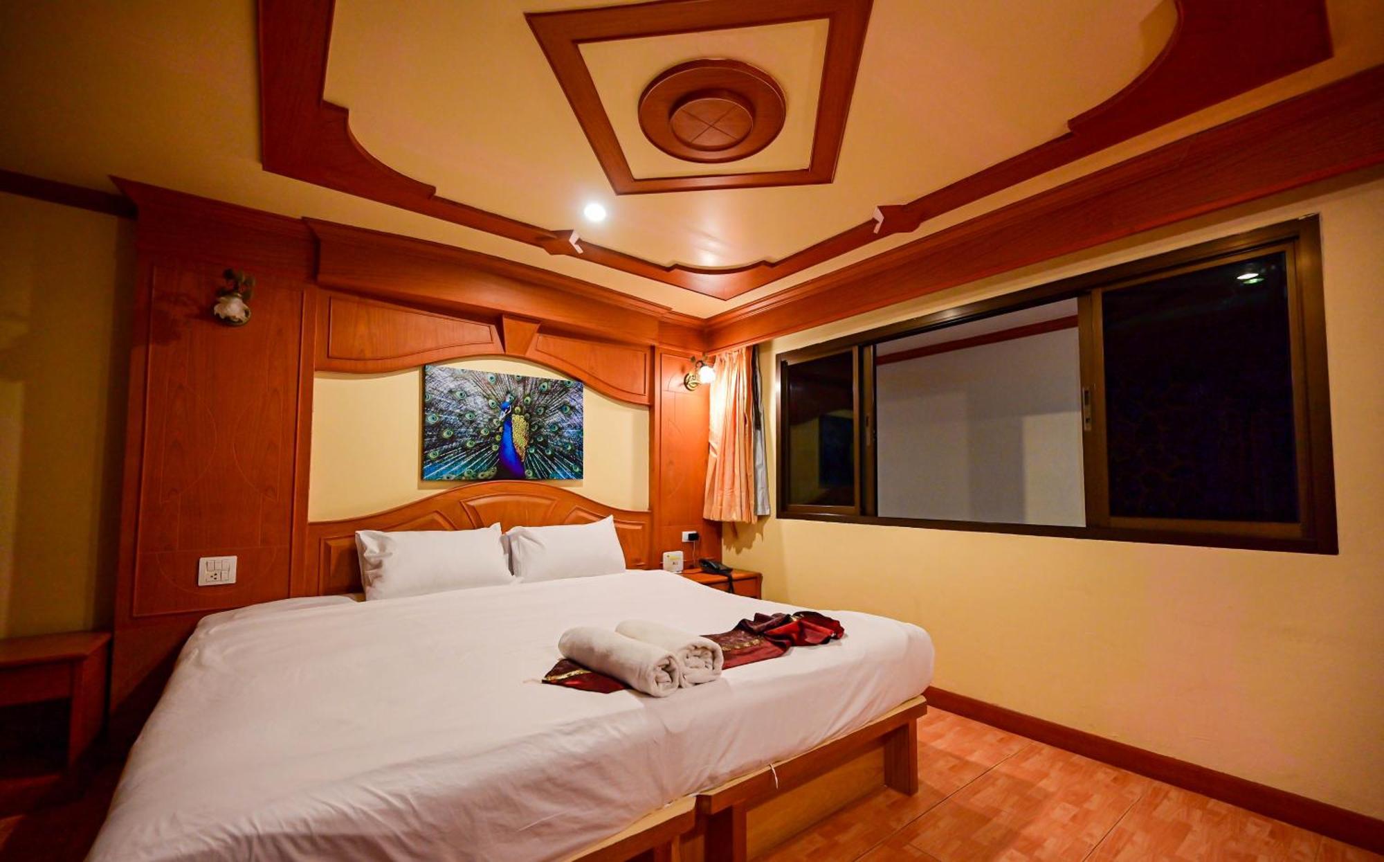 Complex Hotel Patong Luaran gambar