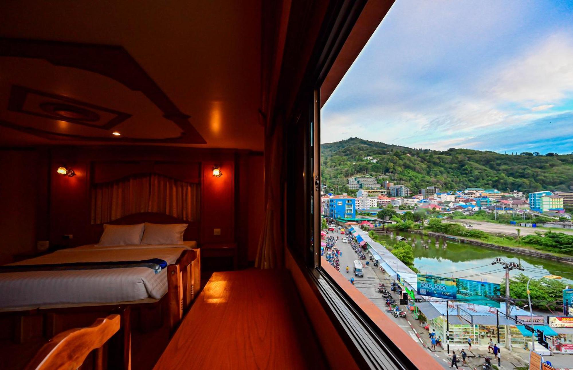 Complex Hotel Patong Luaran gambar