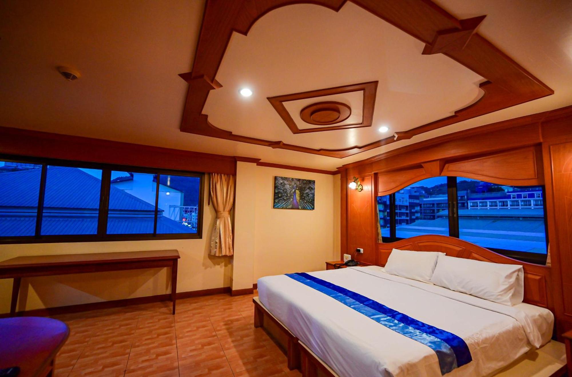 Complex Hotel Patong Luaran gambar