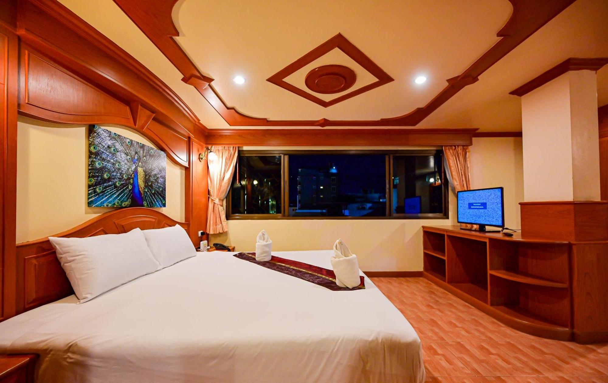 Complex Hotel Patong Luaran gambar
