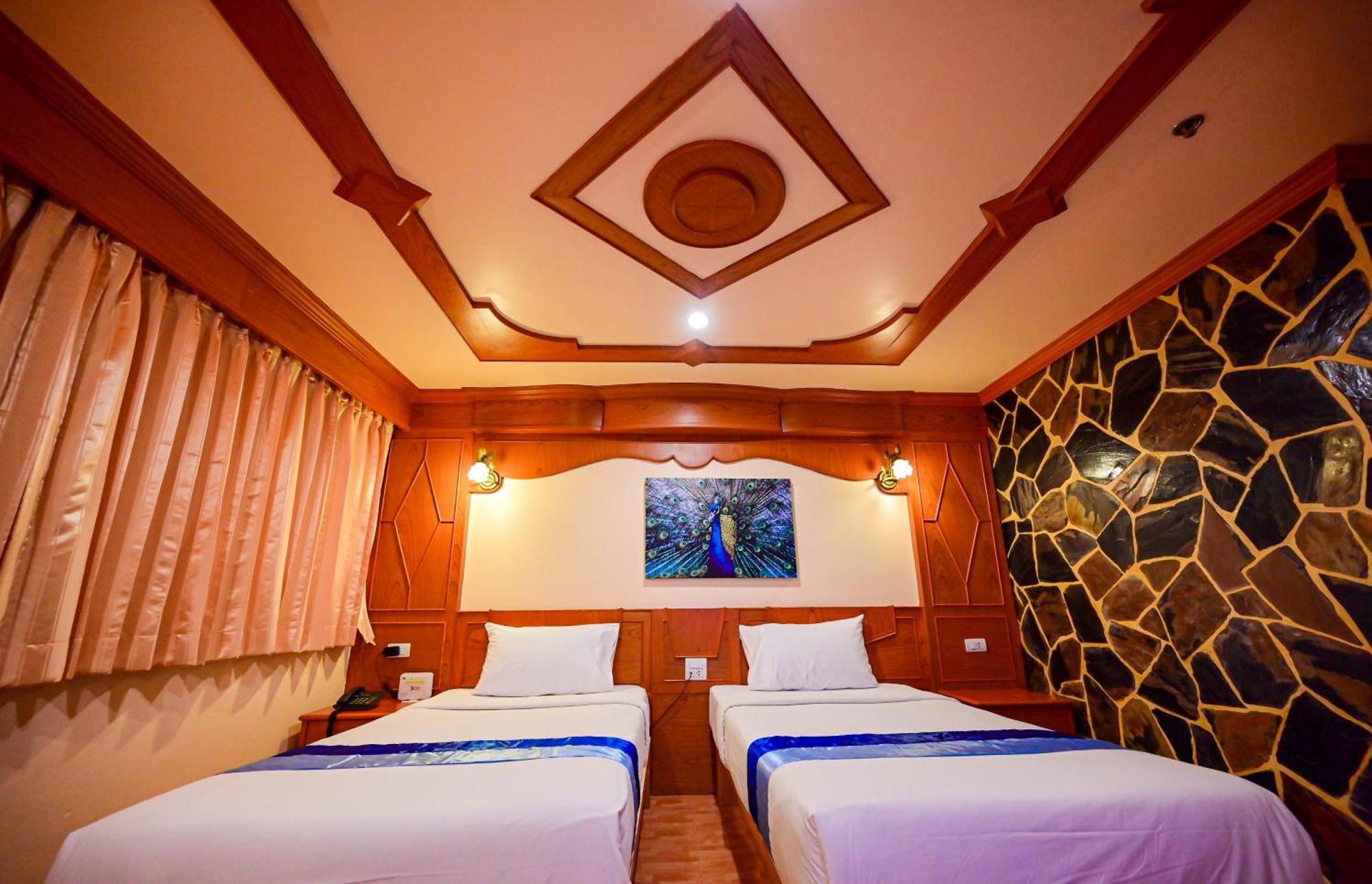 Complex Hotel Patong Luaran gambar