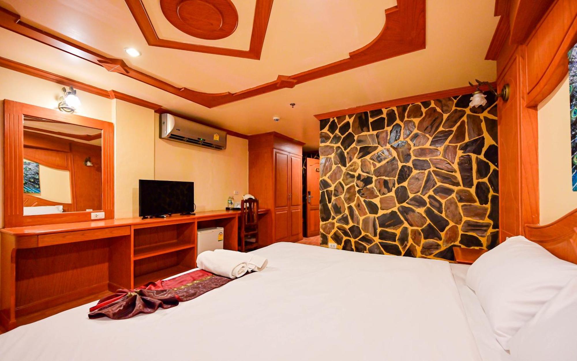 Complex Hotel Patong Luaran gambar