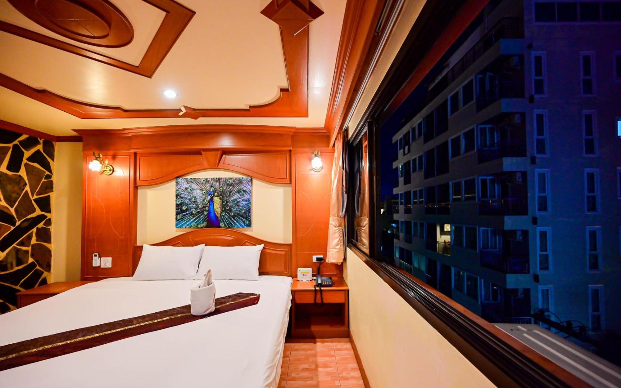 Complex Hotel Patong Luaran gambar