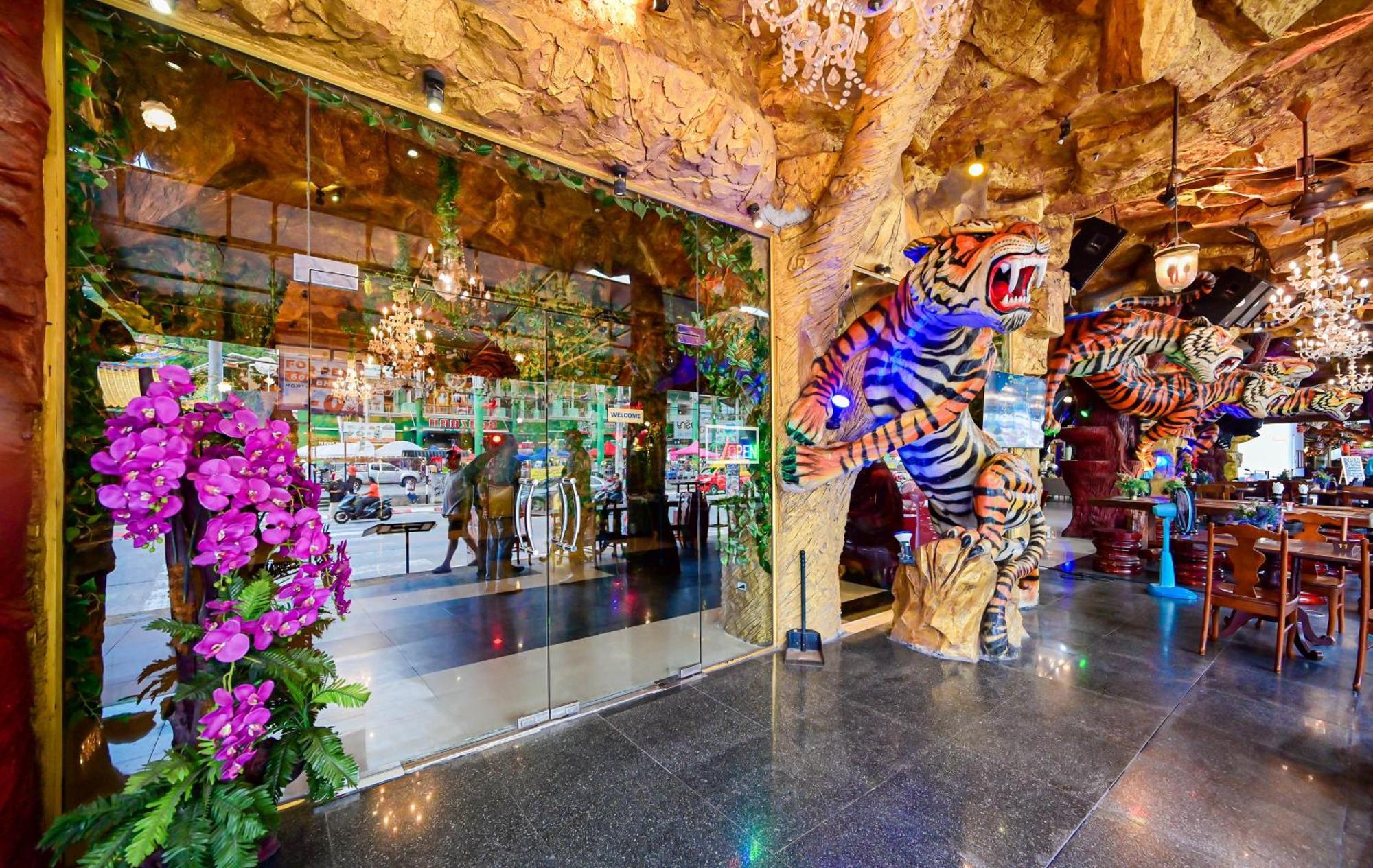 Complex Hotel Patong Luaran gambar